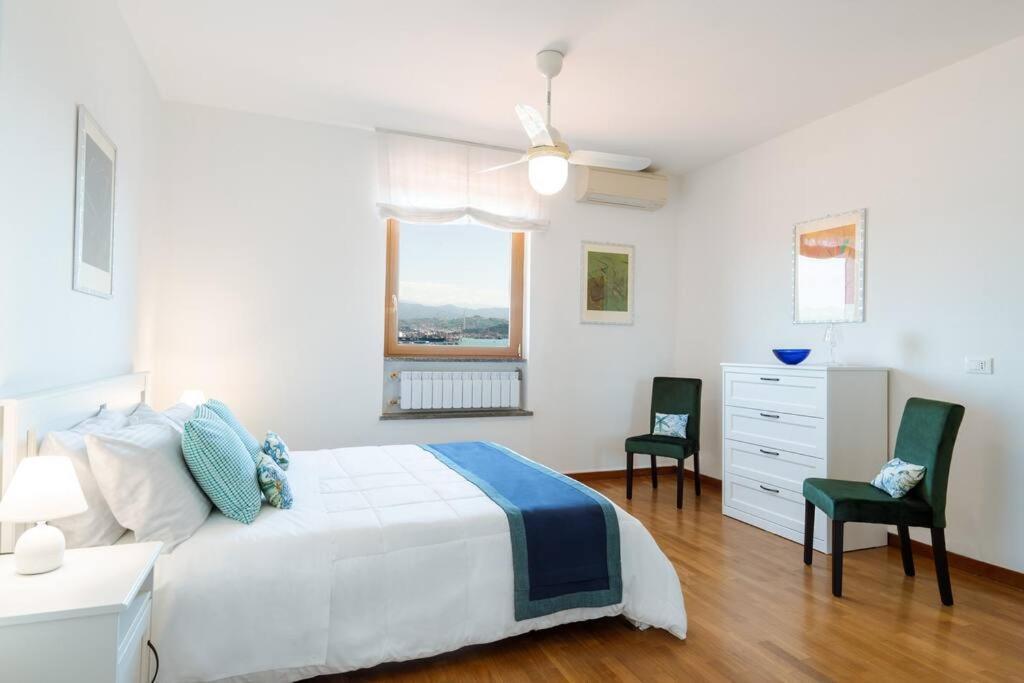 Апартаменты Piccapiana Sea View Attic Flat Специя Экстерьер фото